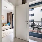 Rames-Cosmo Downtown Apartment With Rooftop Pool