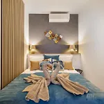 Rames-Cosmo Downtown Apartment With Rooftop Pool