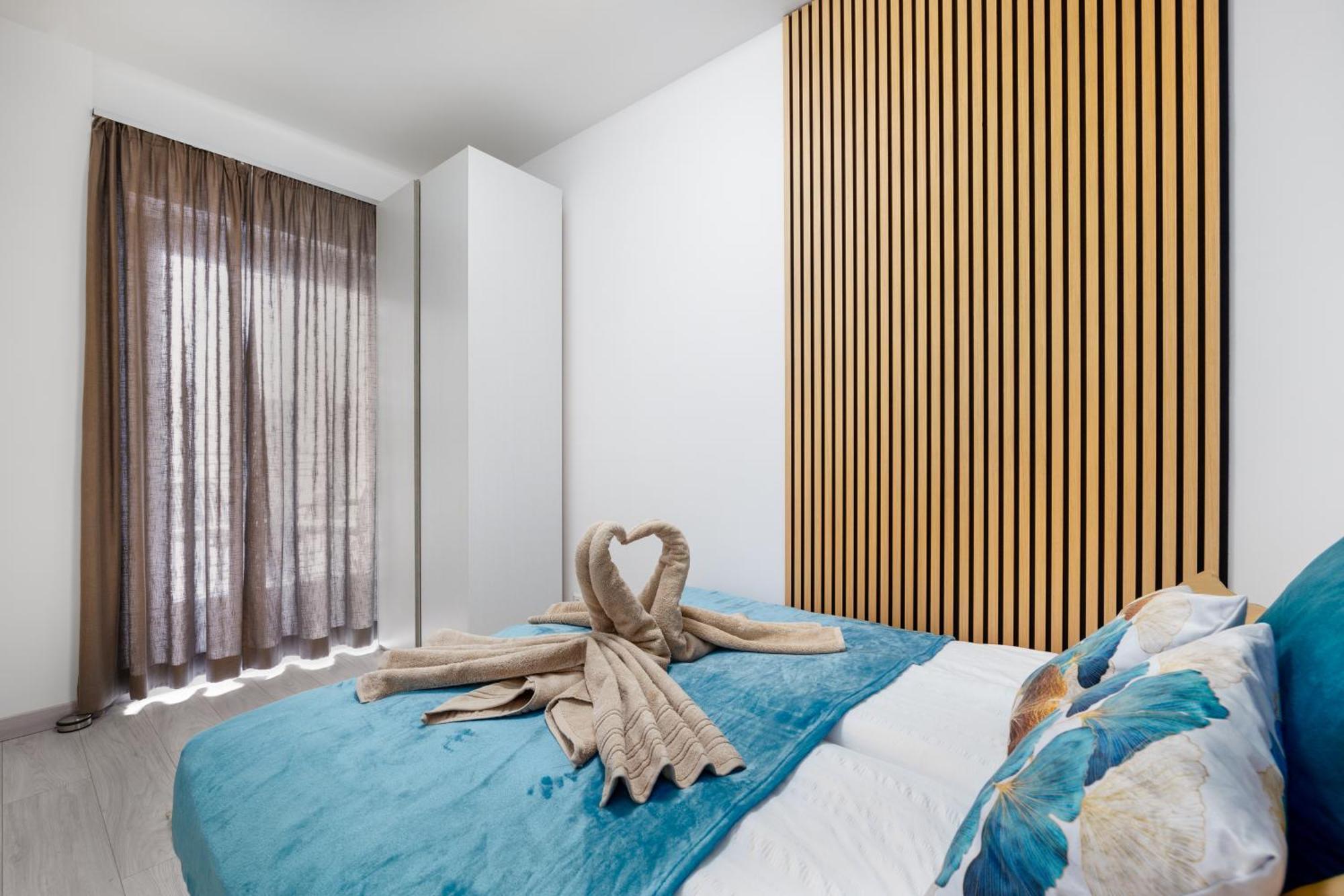 Rames-cosmo Downtown With Rooftop Pool Apartment
