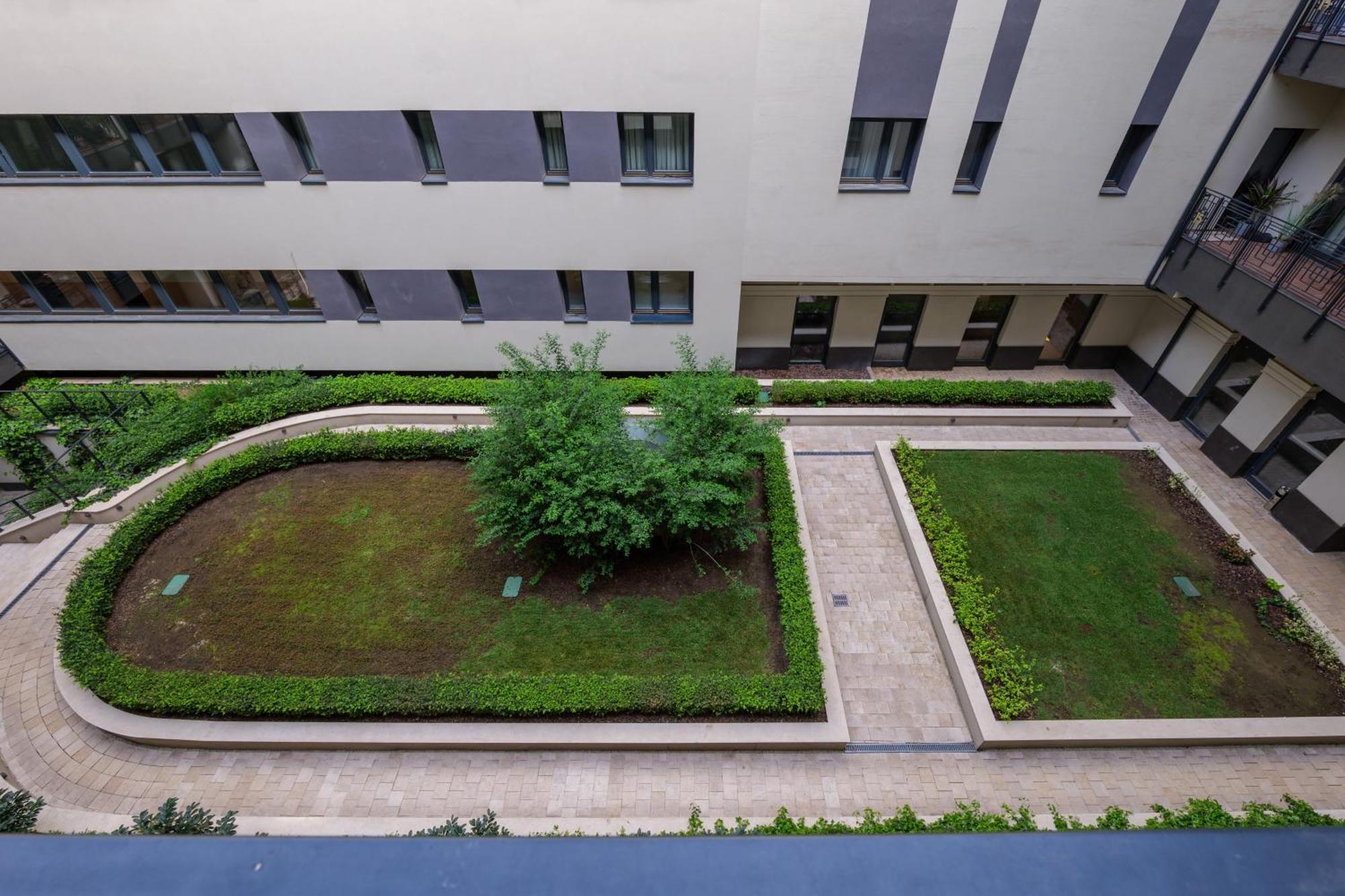Rames-cosmo Downtown With Rooftop Pool Apartment *